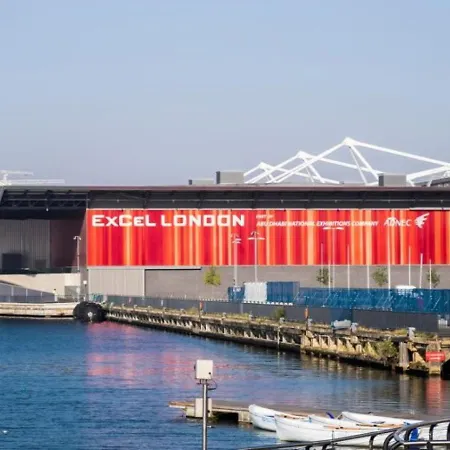 London Dockside Apartment Exterior photo
